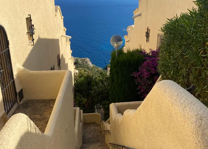 Casa Thalessa 아파트