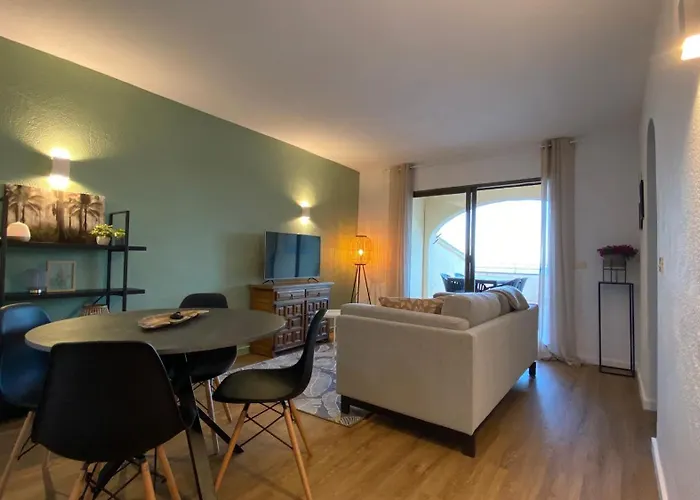 Casa Thalessa 아파트